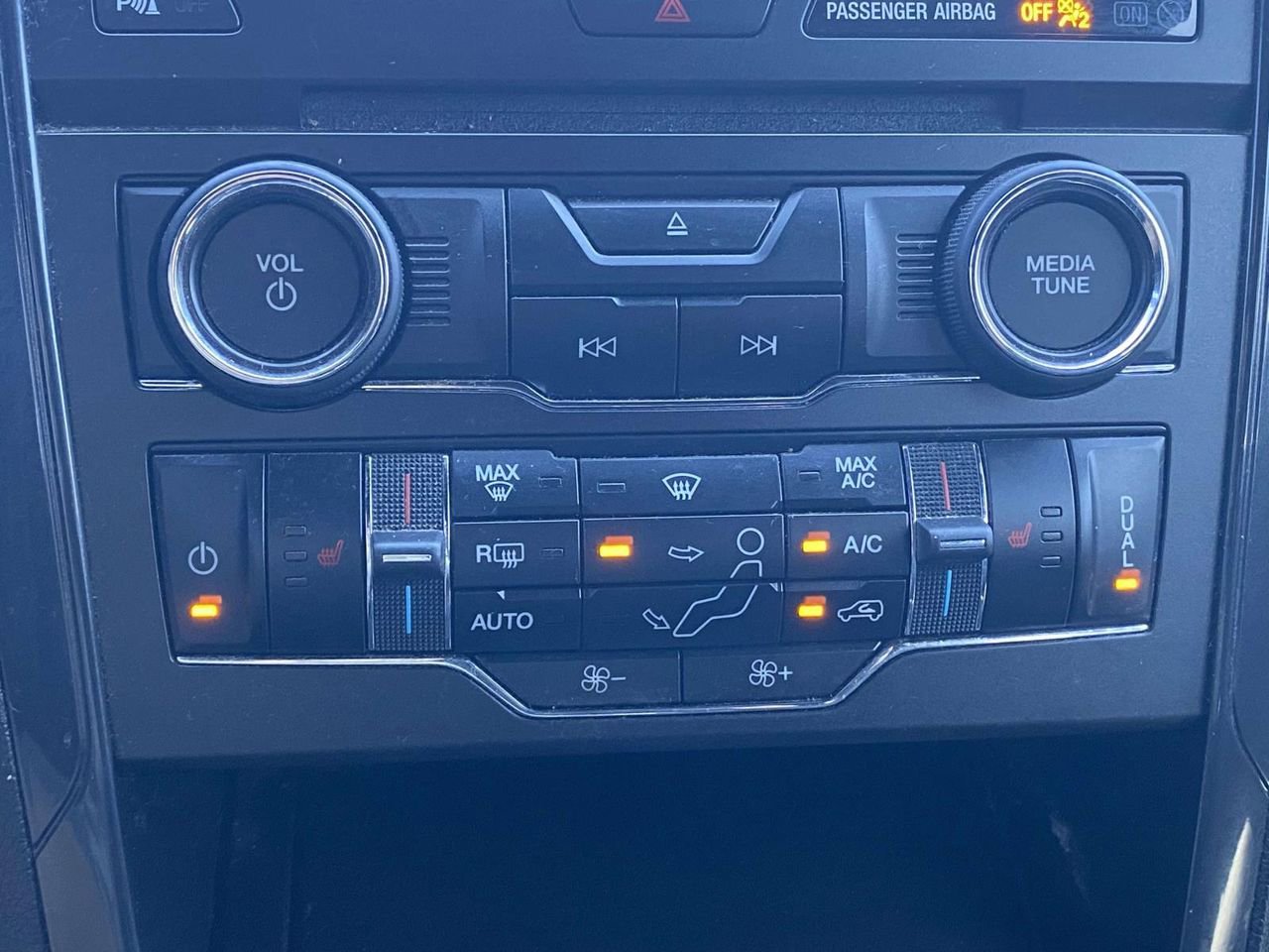Used 2018 Ford Explorer XLT w/ Equipment Group 202A image 29