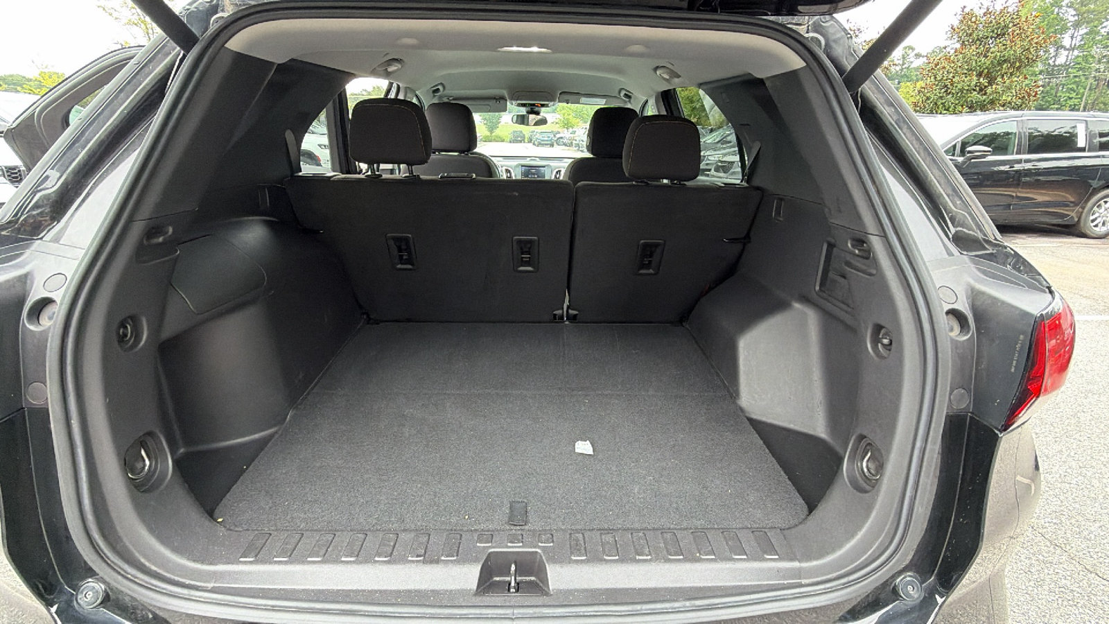 Used 2024 Chevrolet Equinox LT AWD/4WD image 13
