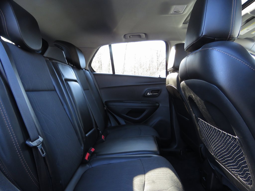 Used 2018 Chevrolet Trax LT w/ Sun & Sound Package image 16