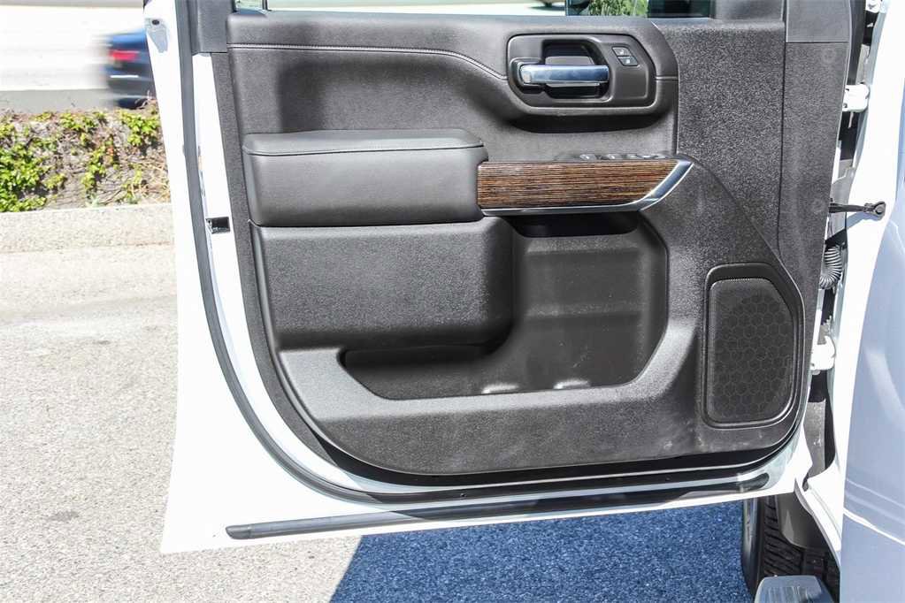 Used 2022 GMC Sierra 2500 SLE w/ SLE Value Package; image 21