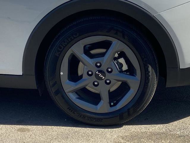 Used 2025 Kia K4 image 27