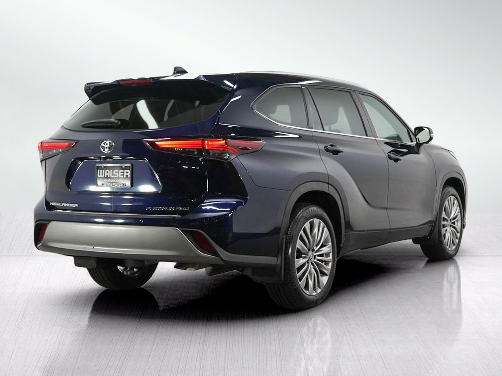 Used 2026 Toyota Highlander Platinum AWD/4WD image 5