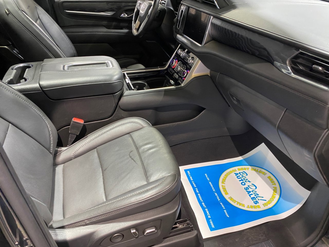 Used 2022 GMC Yukon XL Denali image 29