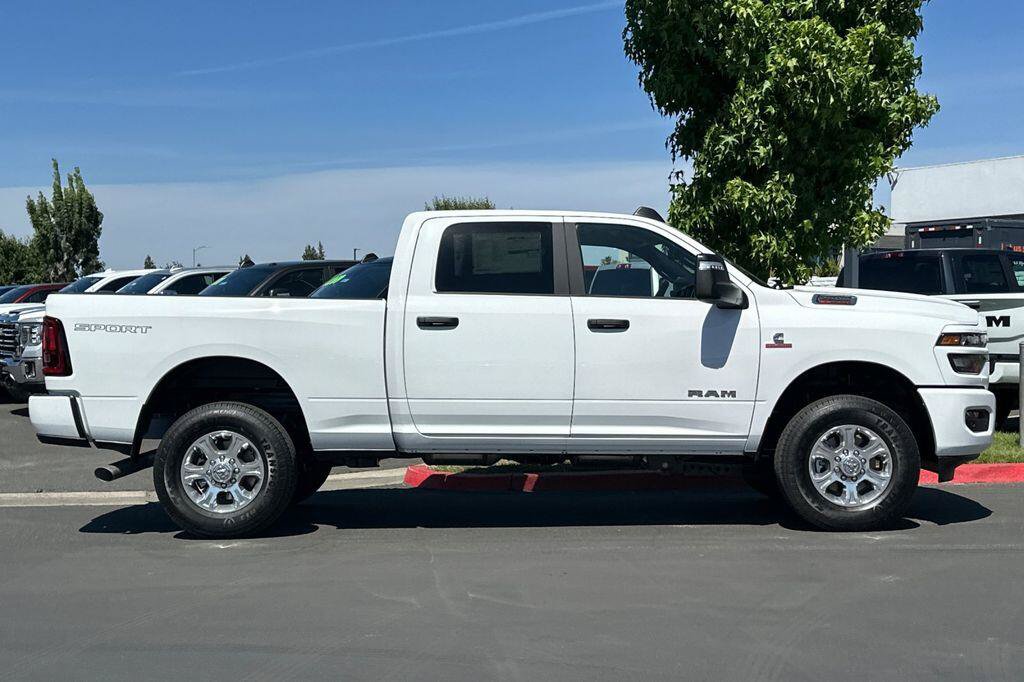 New 2026 RAM 2500 Big Horn AWD/4WD image 3