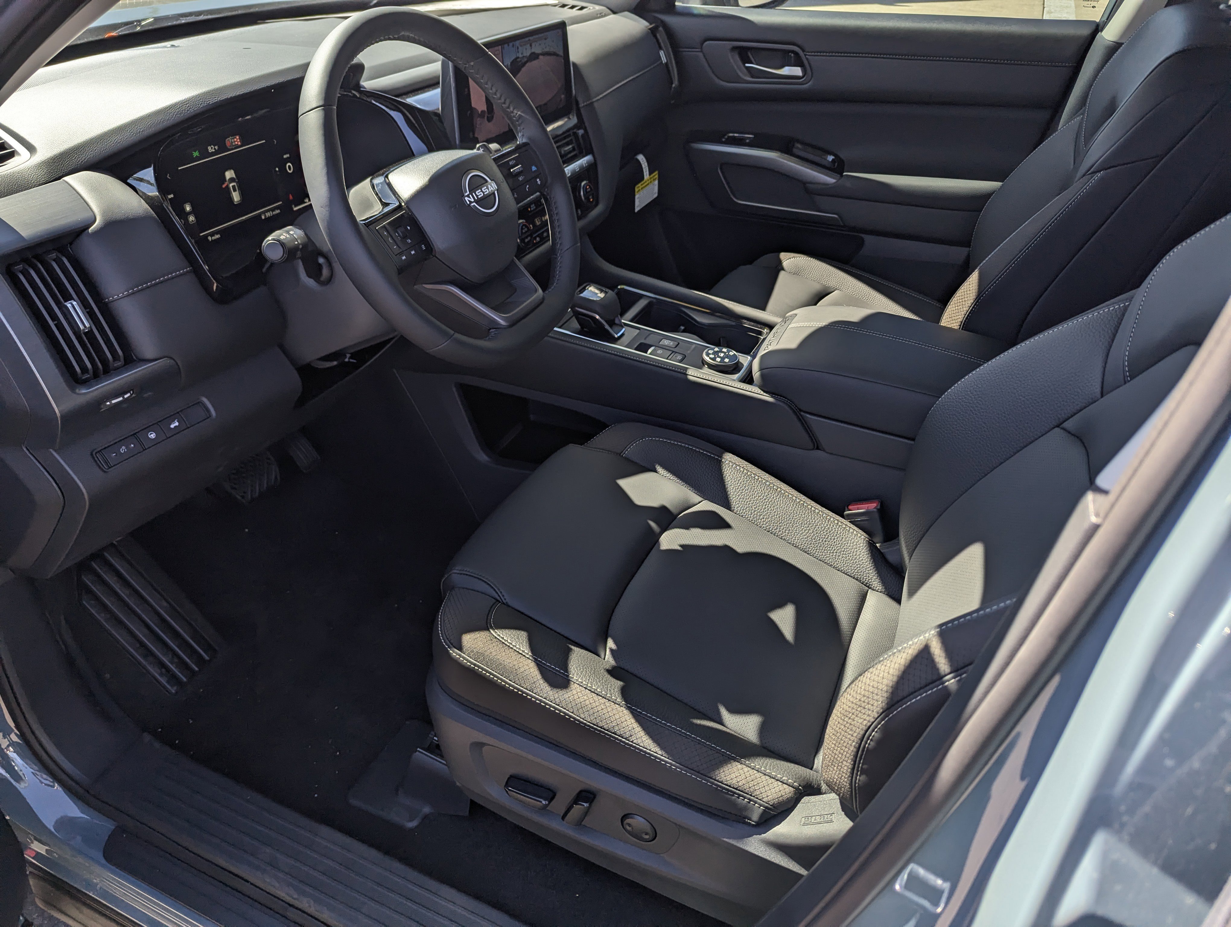 New 2026 Nissan Pathfinder SL image 9