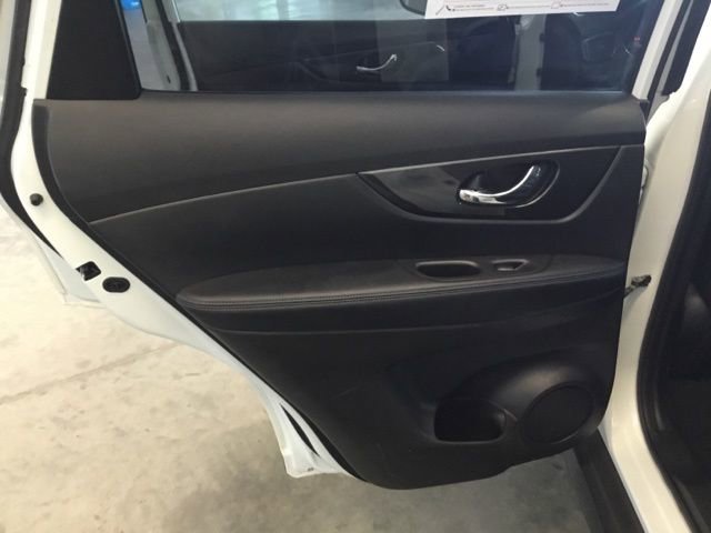 Used 2020 Nissan Rogue SV w/ Premium Package AWD/4WD image 24