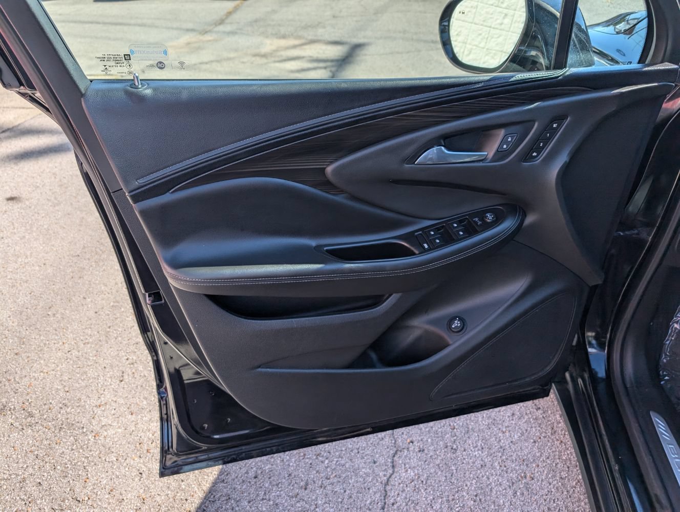 Used 2019 Buick Envision Essence FWD image 11