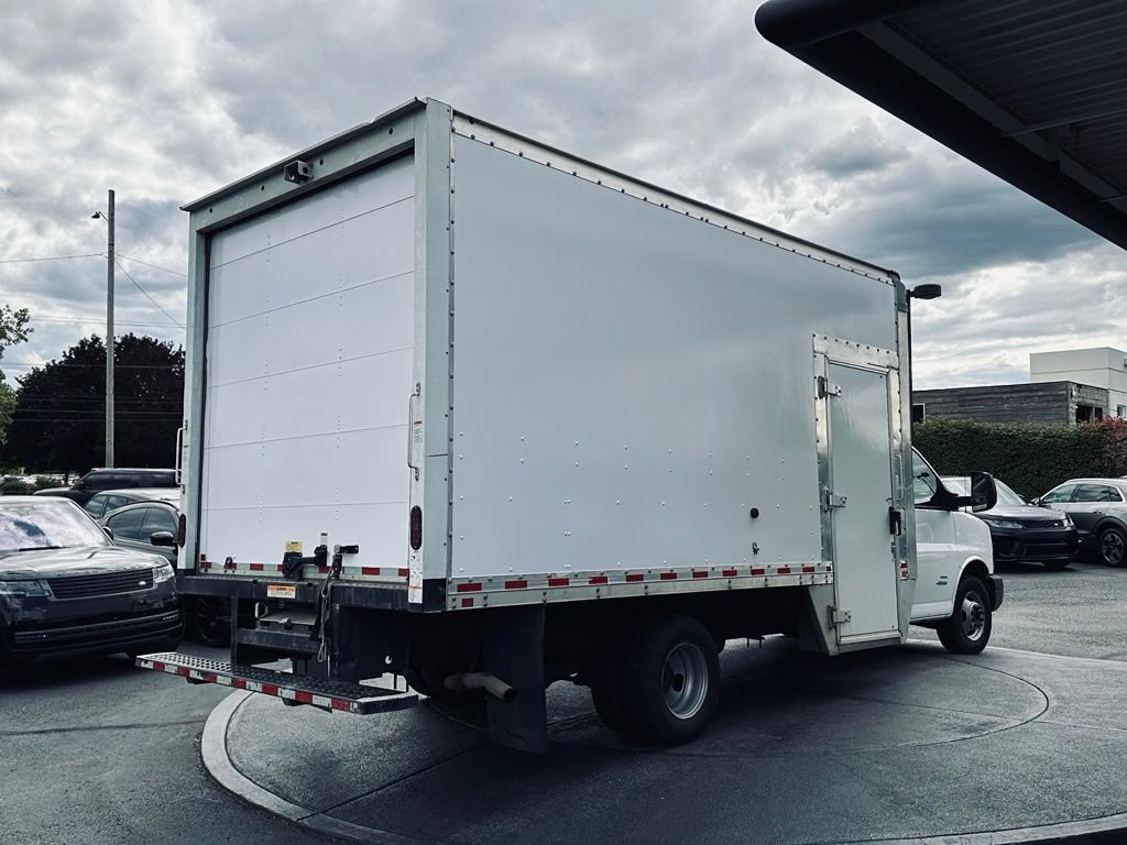 Used 2021 Chevrolet Express 4500 Extended w/ Power Convenience Package RWD image 6