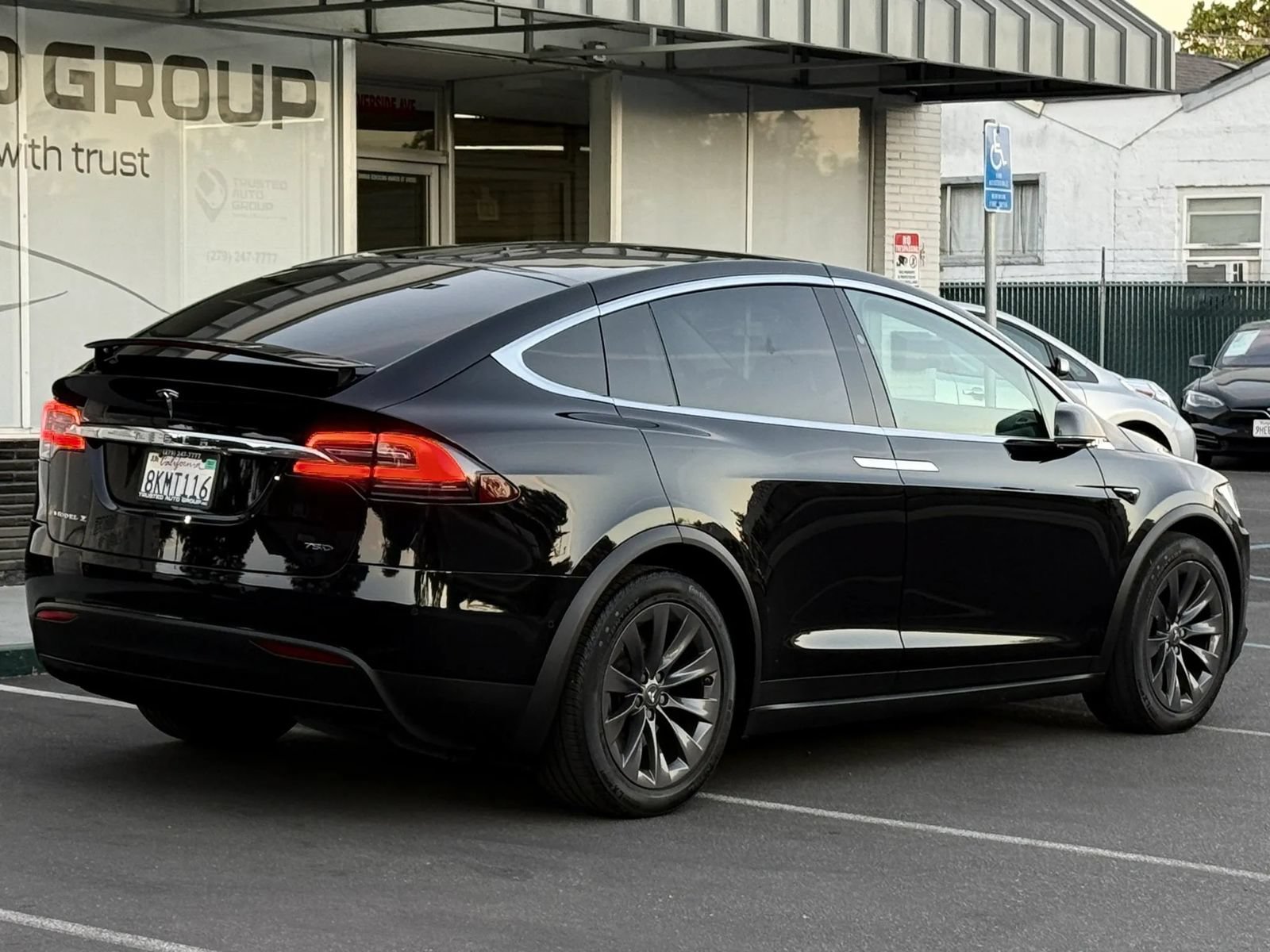 Used 2018 Tesla Model X 75D AWD/4WD image 6