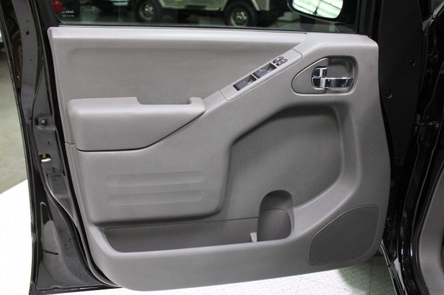 Used 2016 Nissan Frontier SV image 47