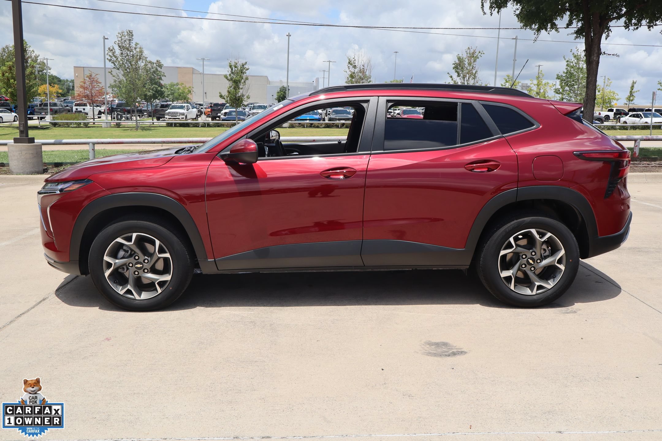 Used 2024 Chevrolet Trax LT w/ LT Convenience Package FWD image 7