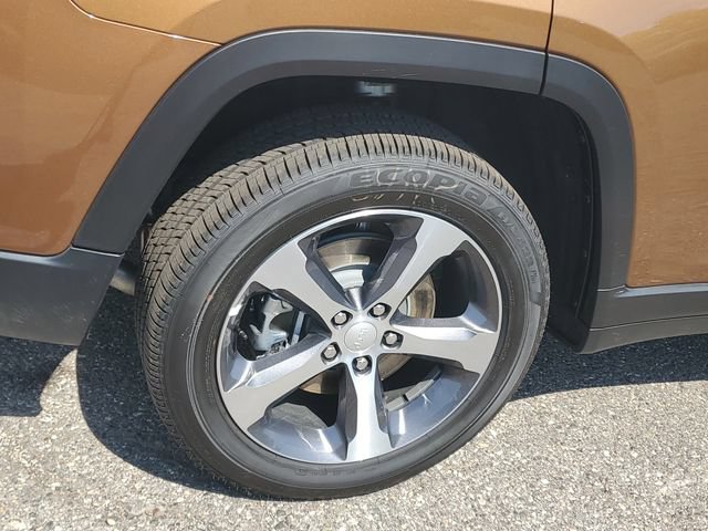 New 2026 Jeep Grand Cherokee L Limited w/ Luxury Tech Group II AWD/4WD image 5