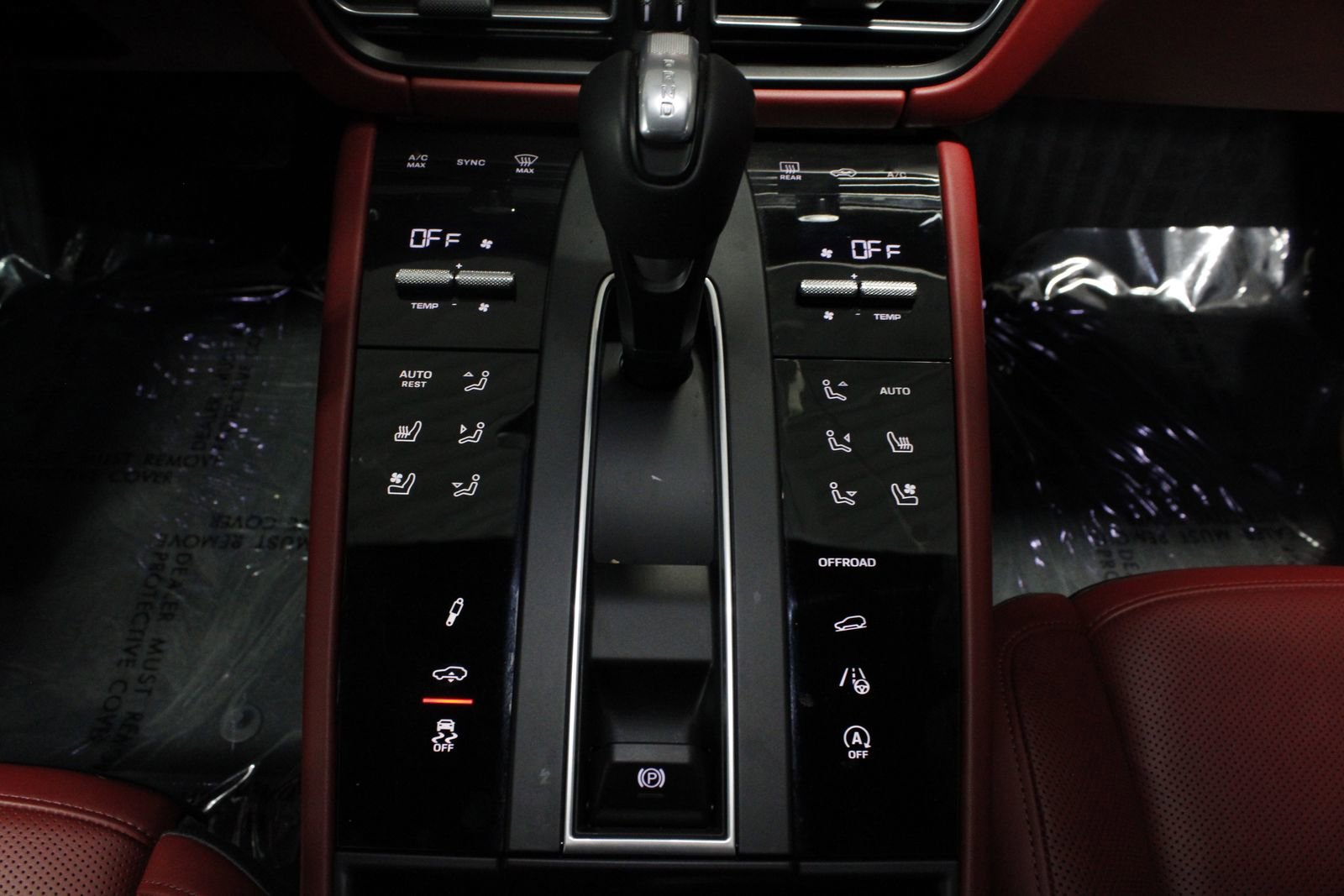 Certified 2025 Porsche Macan S AWD/4WD image 16