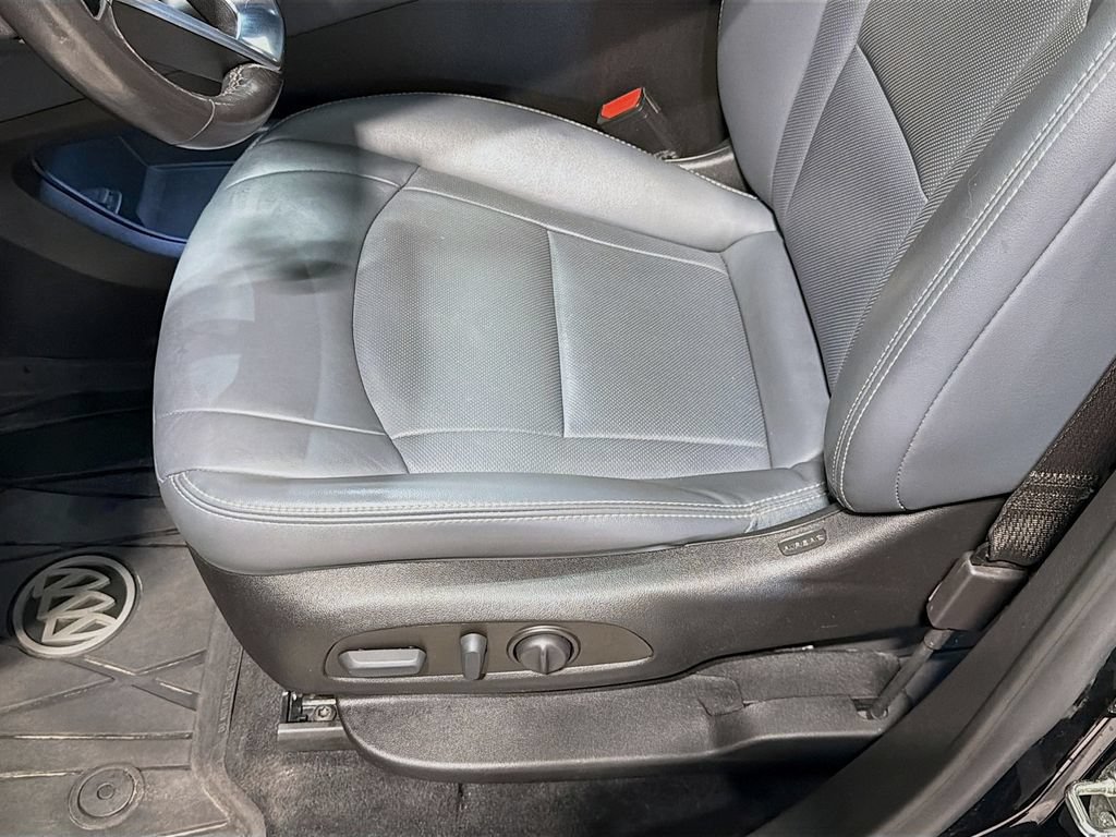 Used 2023 Buick Enclave Essence w/ Sport Touring Edition AWD/4WD image 19