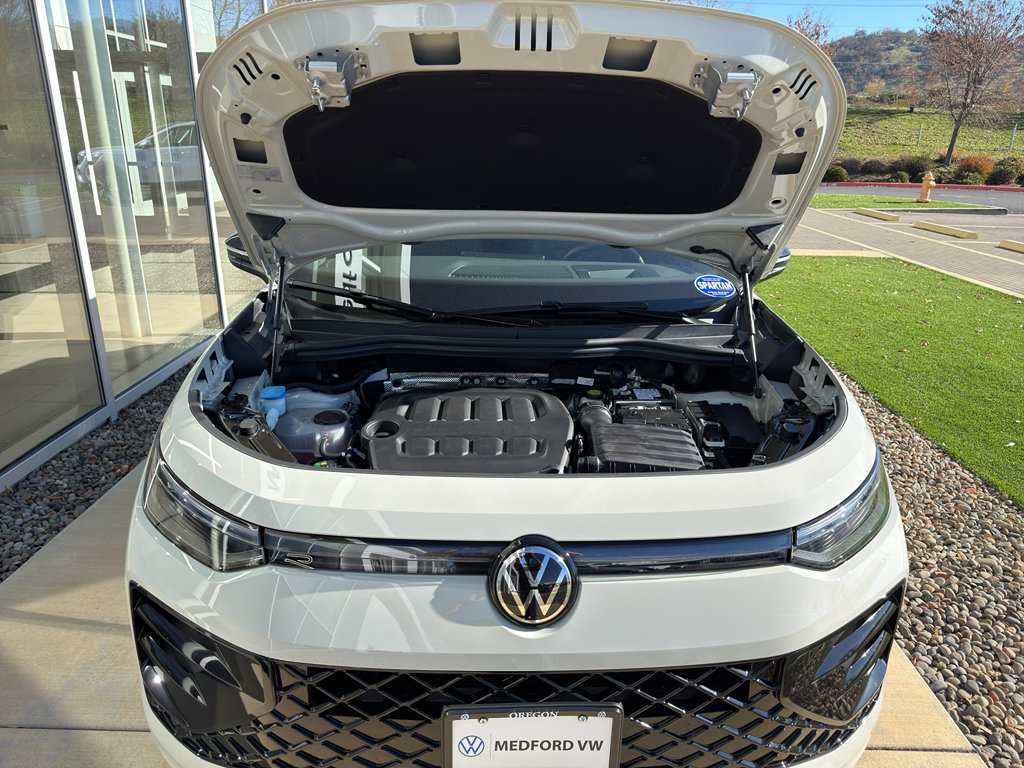 New 2026 Volkswagen Tiguan SE R-Line image 9