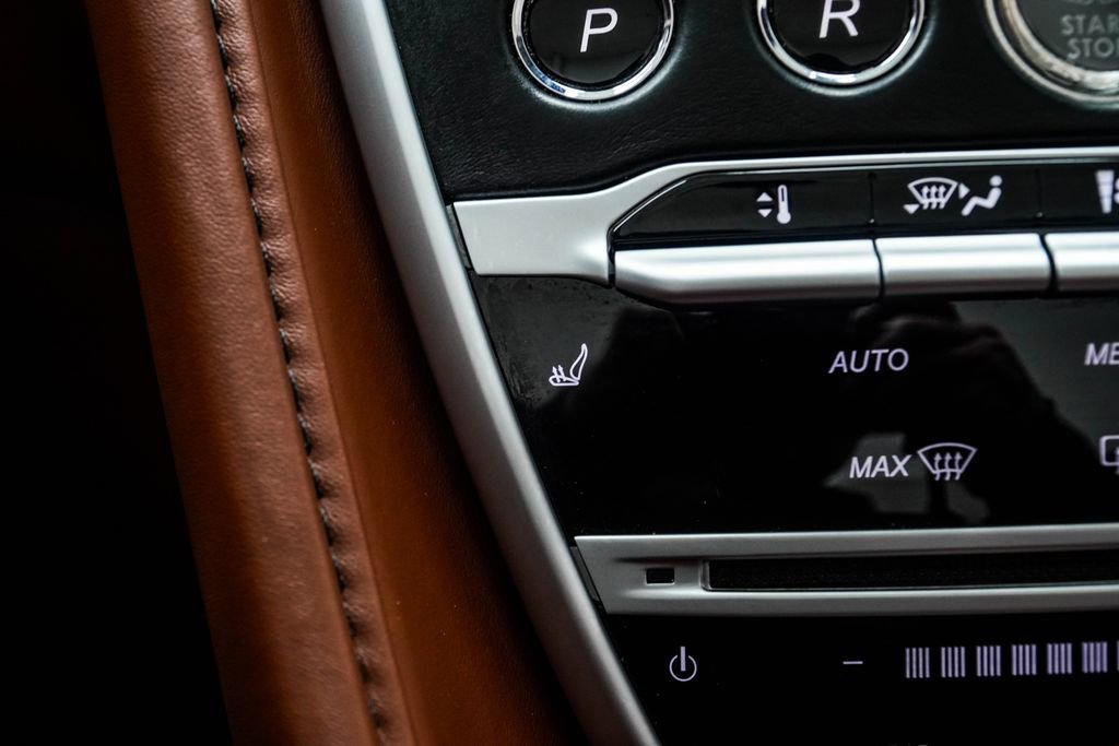Used 2019 Aston Martin DB11 Volante RWD image 33