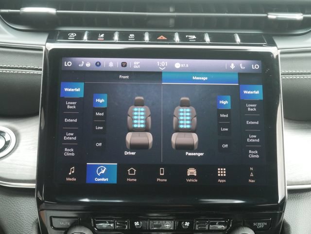 Used 2025 Jeep Grand Cherokee Overland w/ Luxury Tech Group IV AWD/4WD image 6