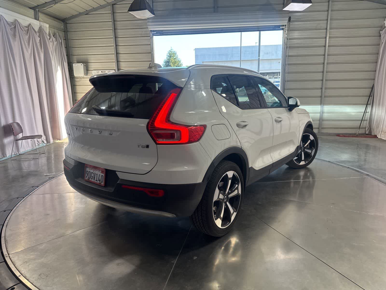 Used 2020 Volvo XC40 T5 Momentum AWD/4WD image 5