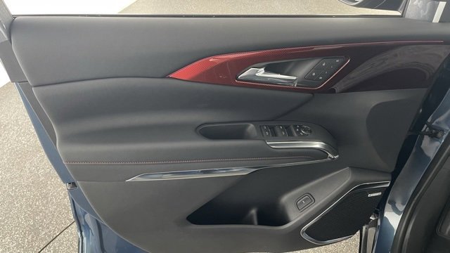 Used 2025 Chevrolet Traverse RS image 34