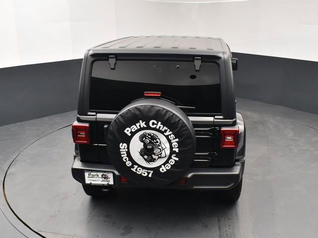 Used 2024 Jeep Wrangler Sahara w/ Technology Group AWD/4WD image 17