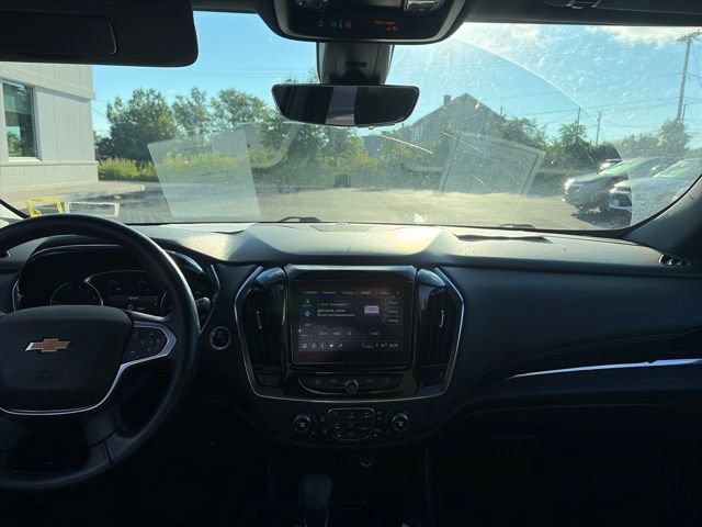 Used 2023 Chevrolet Traverse LT w/ Rear Camera Mirror Package AWD/4WD image 13