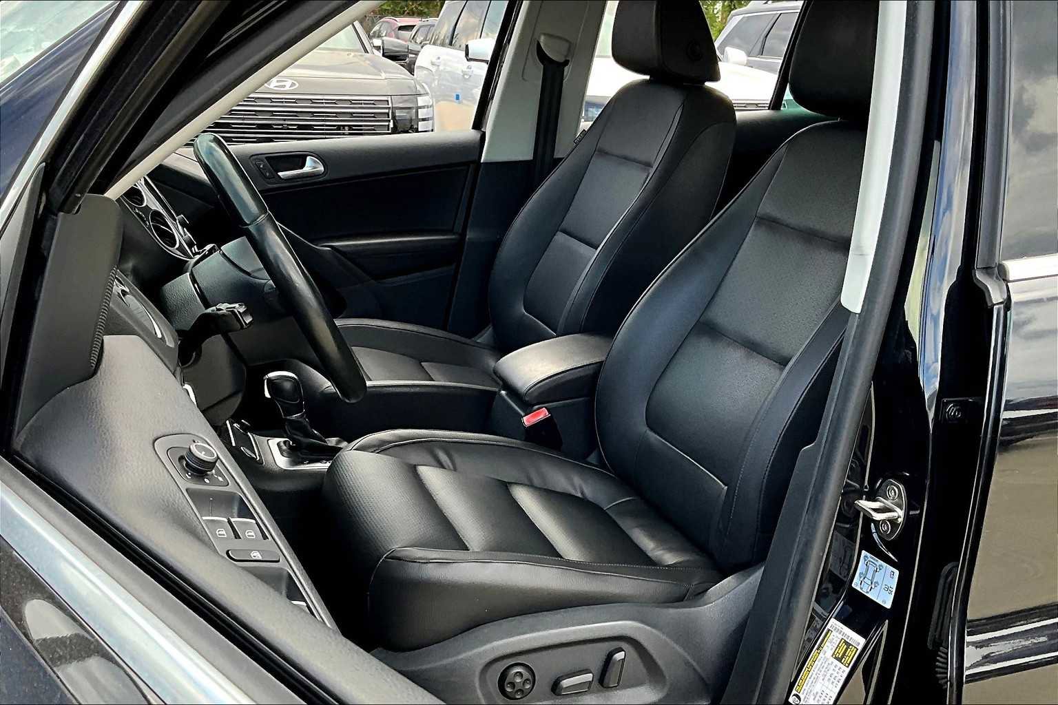 Used 2016 Volkswagen Tiguan SE image 8