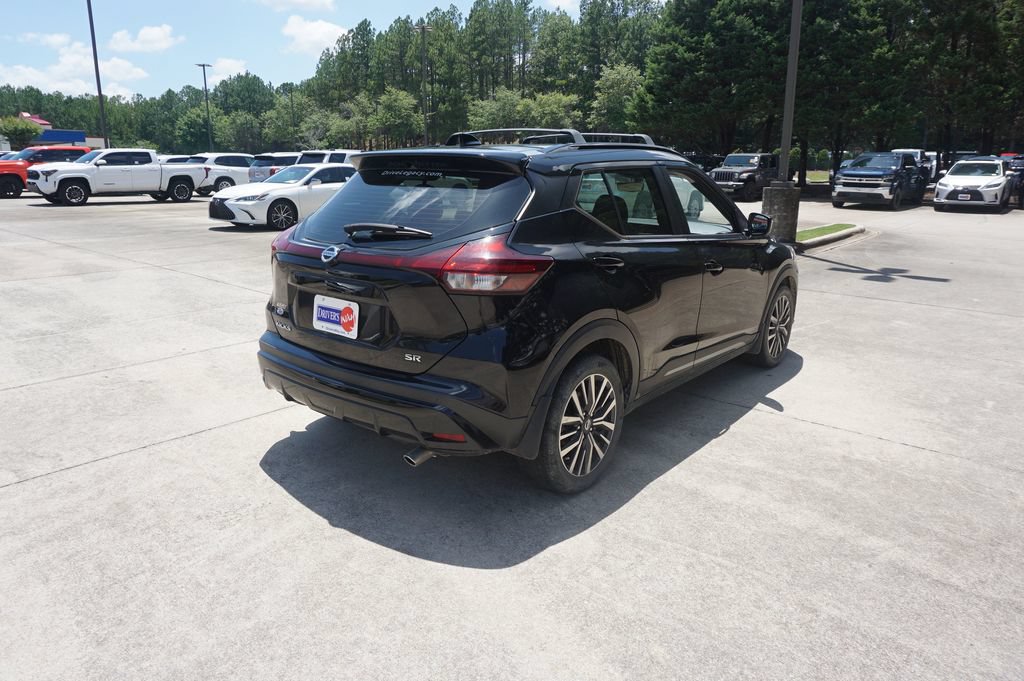 Used 2021 Nissan Kicks SR w/ Interior Electronics Package FWD image 19
