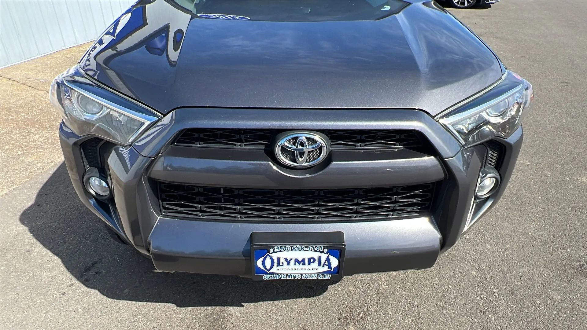 Used 2015 Toyota 4Runner SR5 Premium AWD/4WD image 2