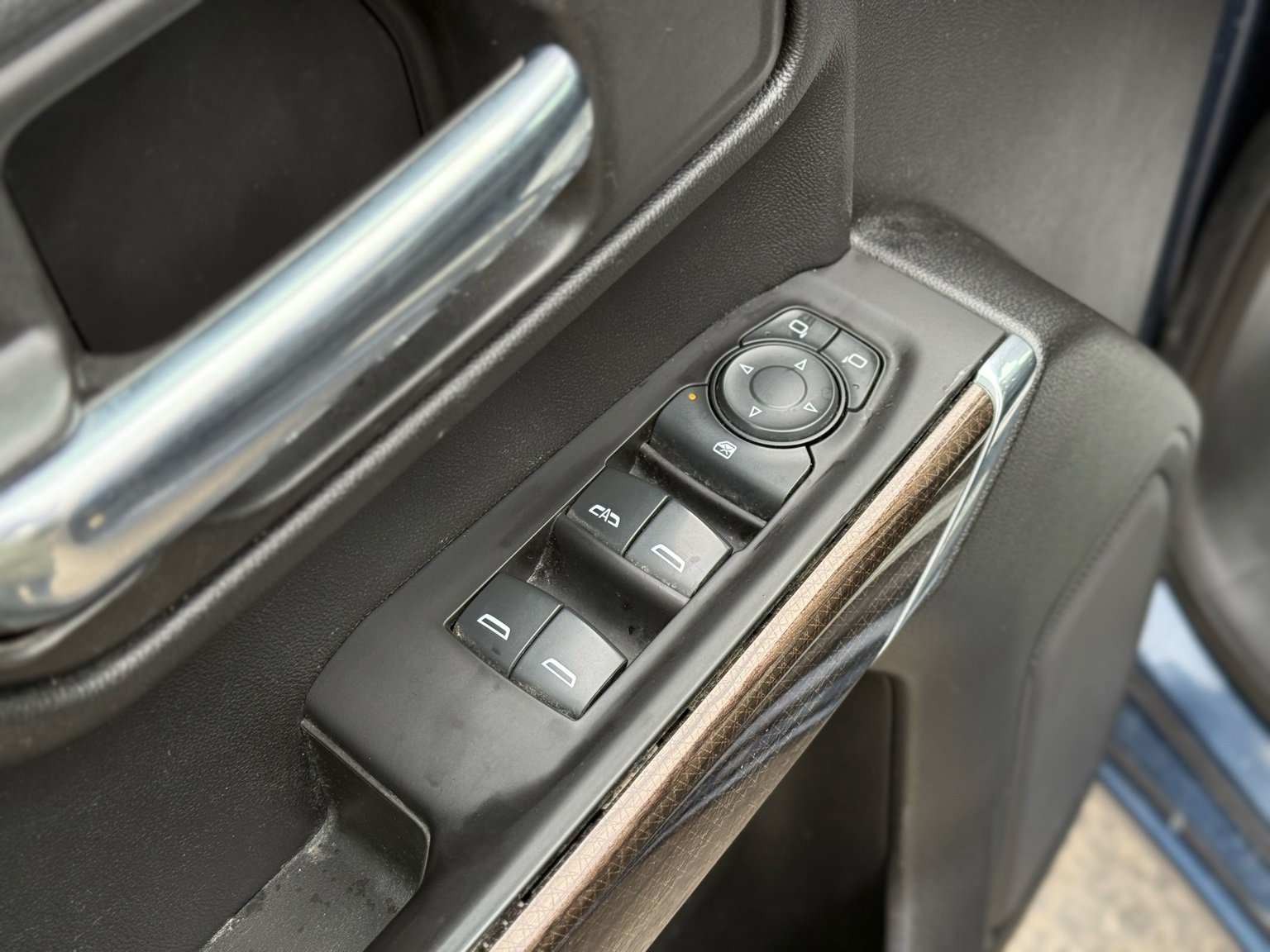 Used 2020 Chevrolet Silverado 1500 LT image 15