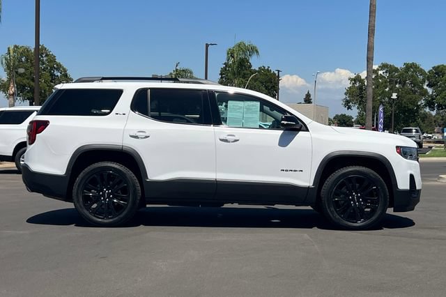 Used 2023 GMC Acadia SLE w/ Driver Convenience Package FWD image 3