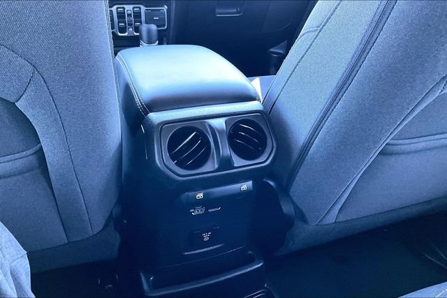Used 2025 Jeep Wrangler Unlimited Sahara AWD/4WD image 10