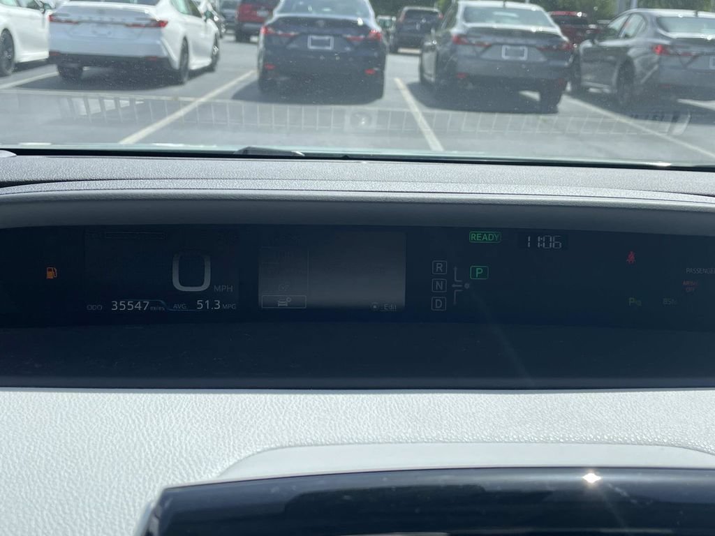 Used 2018 Toyota Prius Three w/ Advanced Technology Package FWD image 27