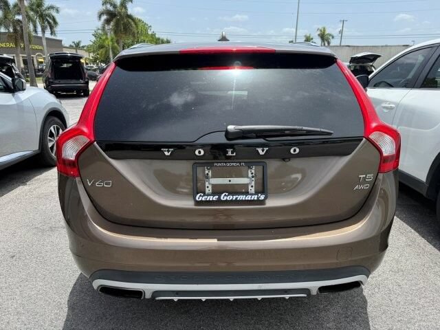 Used 2018 Volvo V60 T5 Cross Country AWD/4WD image 4