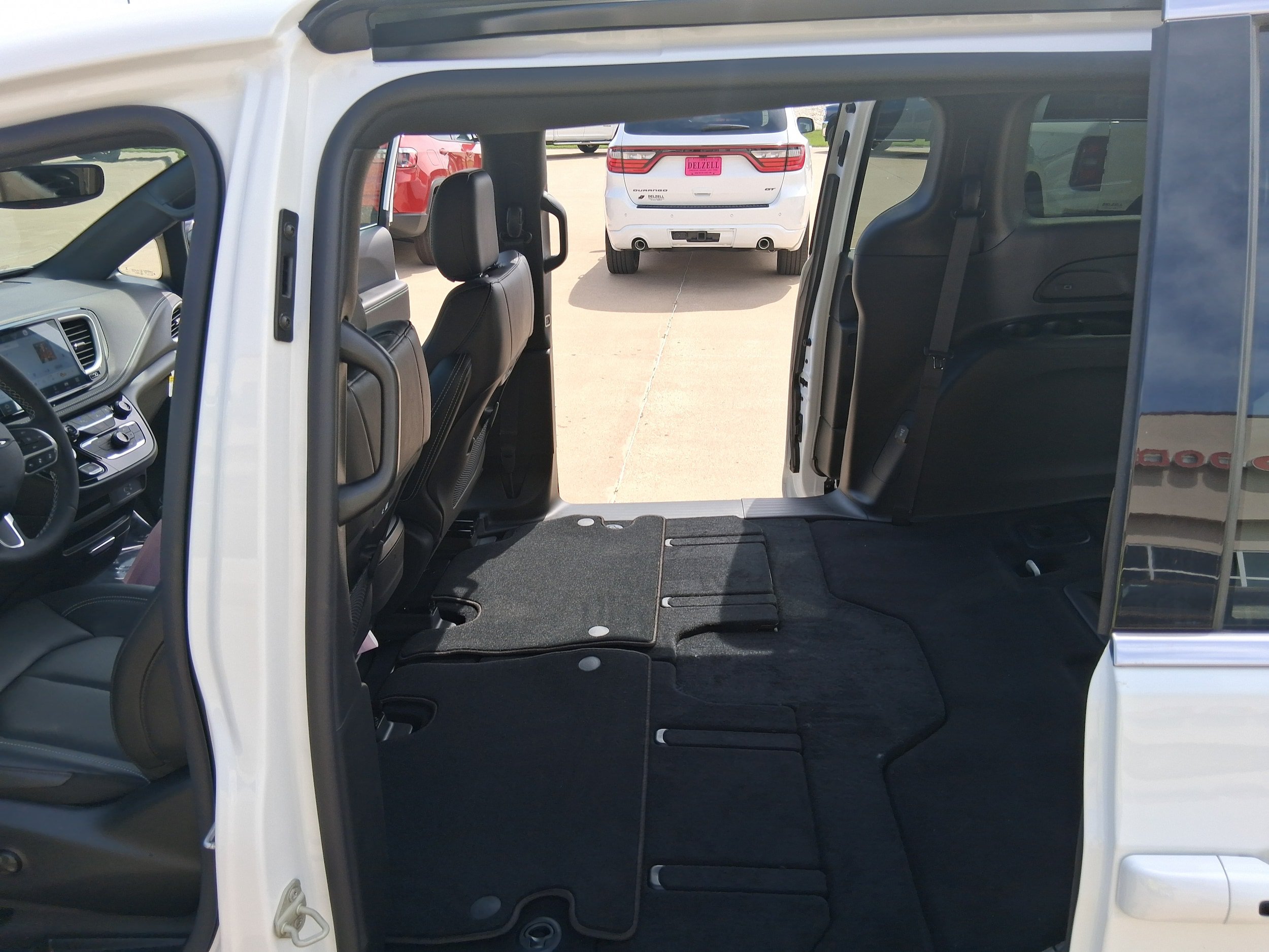 New 2027 Chrysler Pacifica Select FWD image 21