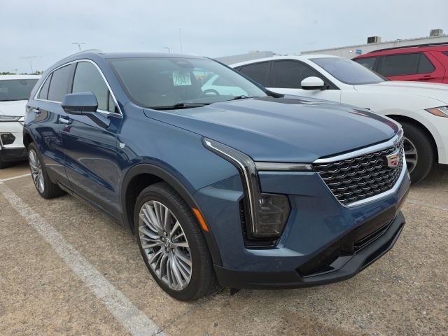 Used 2024 Cadillac XT4 Premium Luxury AWD/4WD image 7