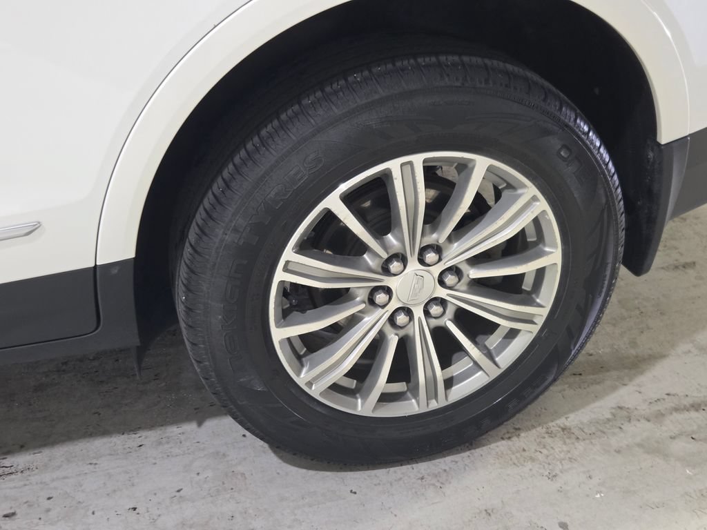 Used 2018 Cadillac XT5 Luxury w/ Driver Awareness Package AWD/4WD image 19