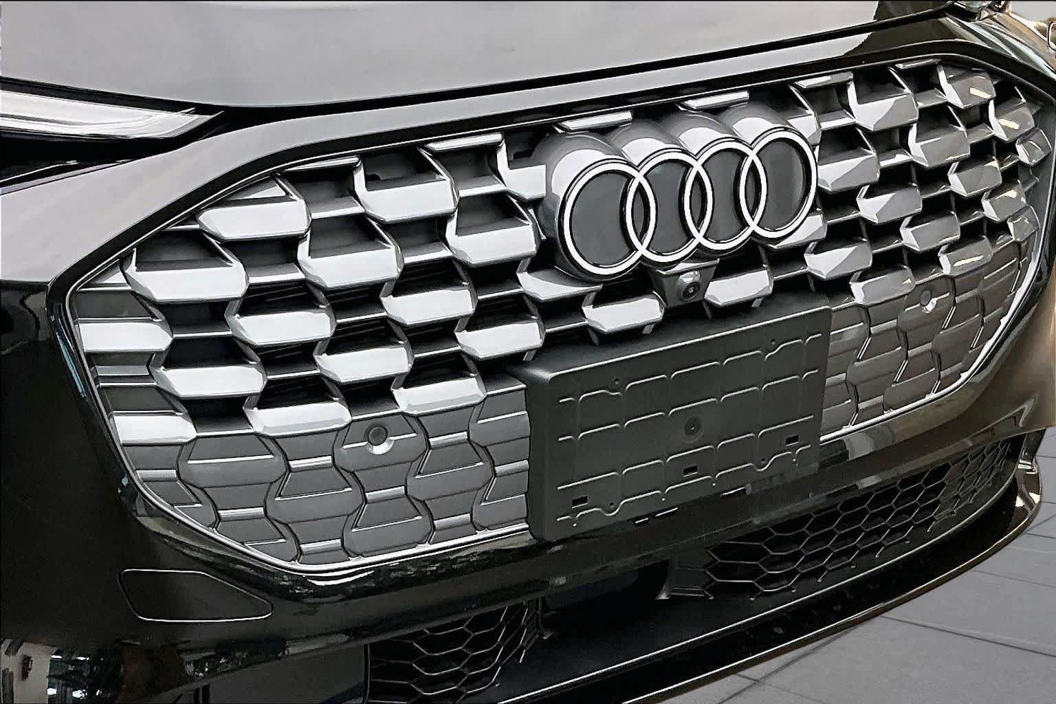 Certified 2025 Audi Q5 Premium AWD/4WD image 31