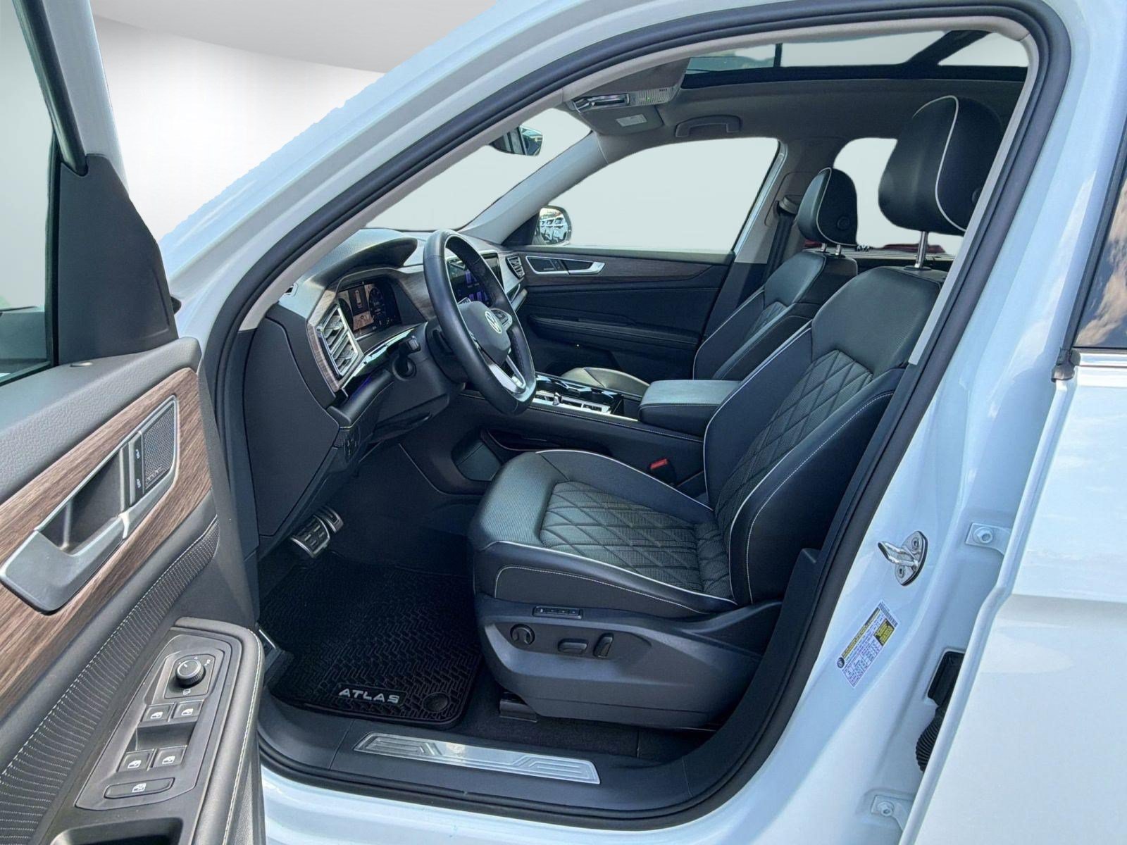 New 2026 Volkswagen Atlas SEL Premium R-Line AWD/4WD image 5