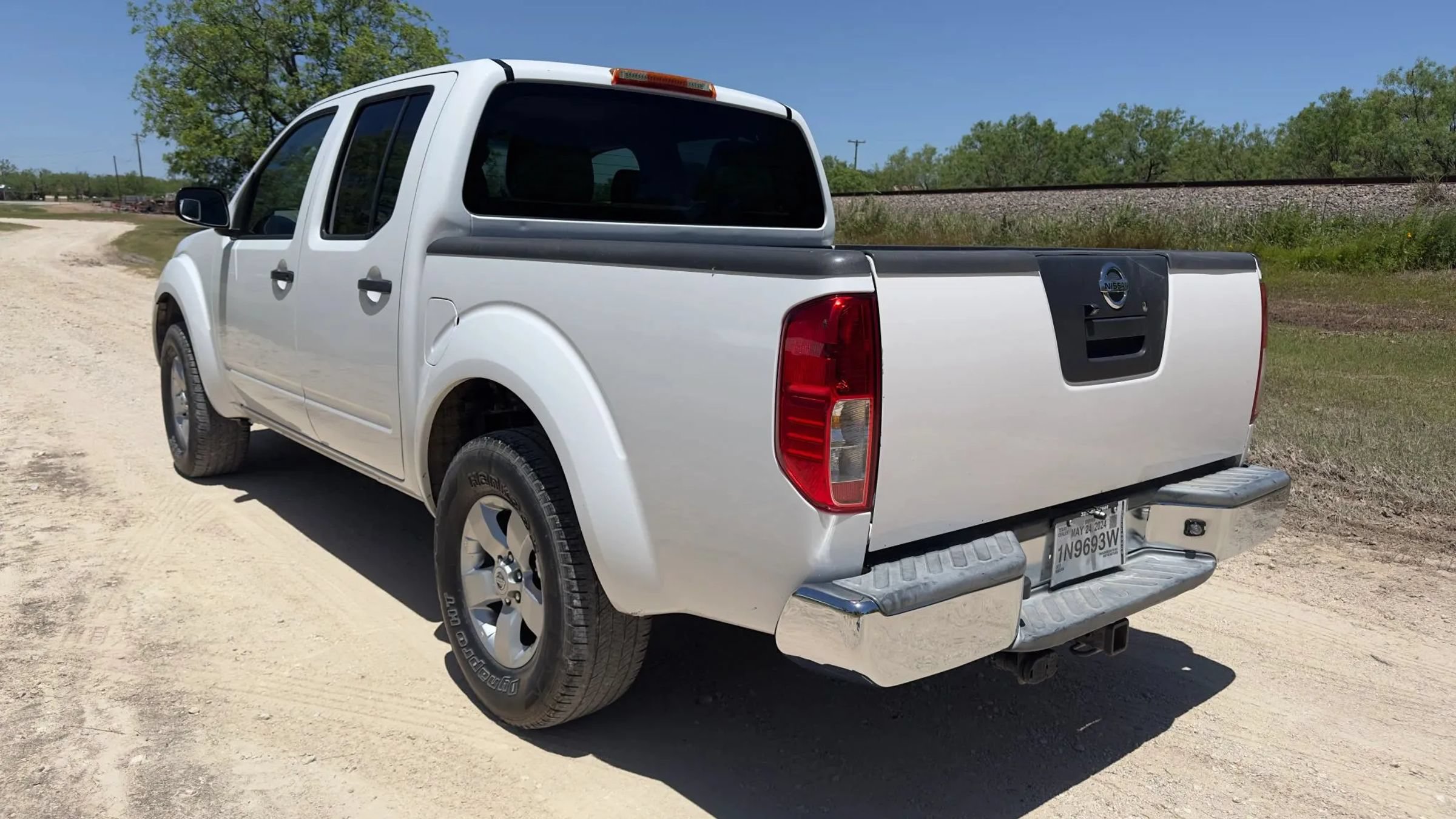 Used 2012 Nissan Frontier SV RWD image 6