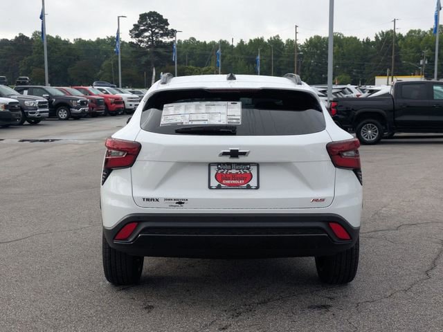 New 2026 Chevrolet Trax RS w/ Sunroof Package FWD image 4