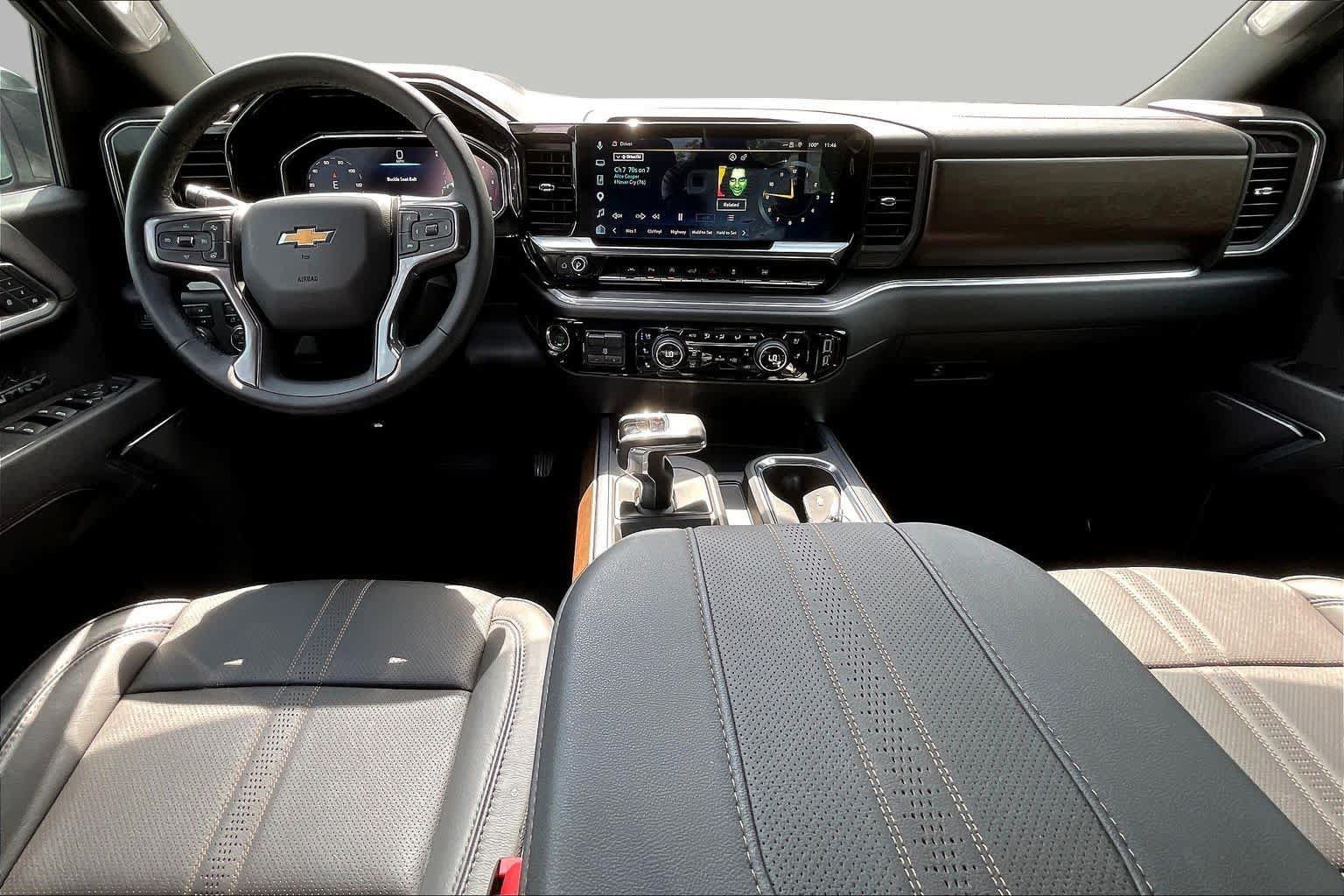 Used 2026 Chevrolet Silverado 1500 High Country w/ High Country Premium Package AWD/4WD image 30