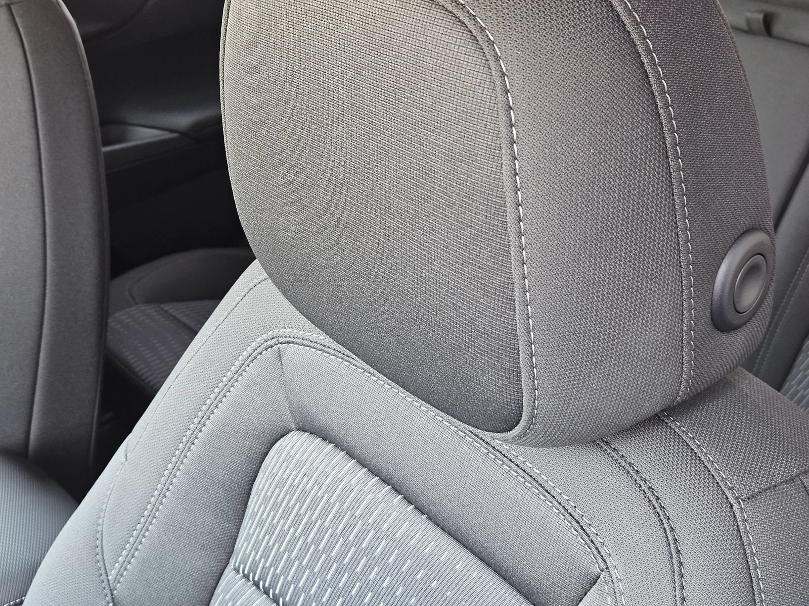 New 2027 Chevrolet Equinox LT w/ Midnight Edition FWD image 16
