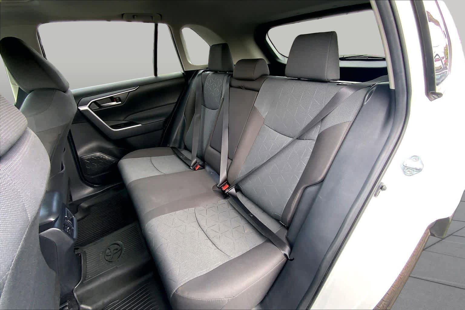 Certified 2025 Toyota RAV4 XLE w/ Convenience Package FWD image 20