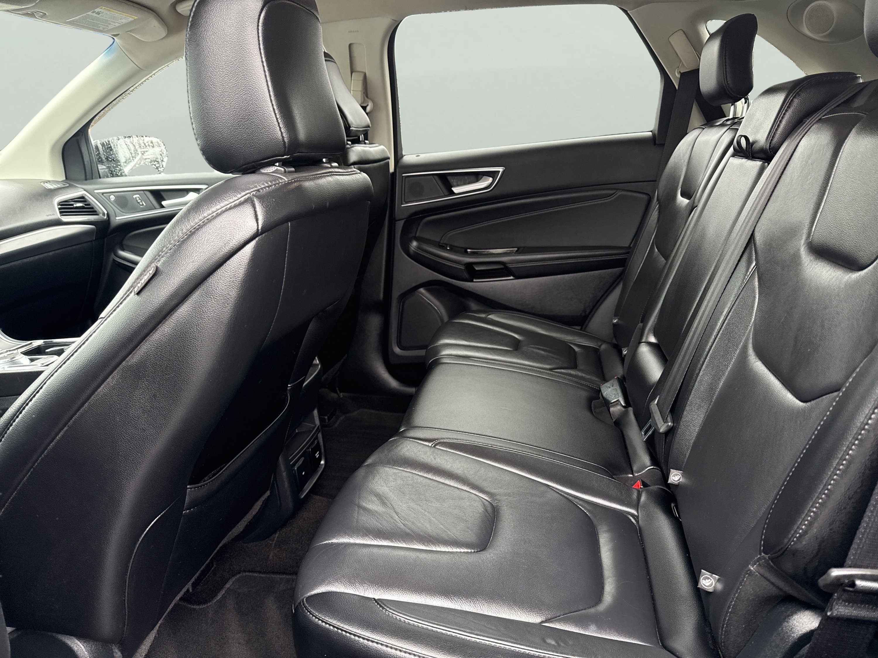 Used 2020 Ford Edge Titanium image 13