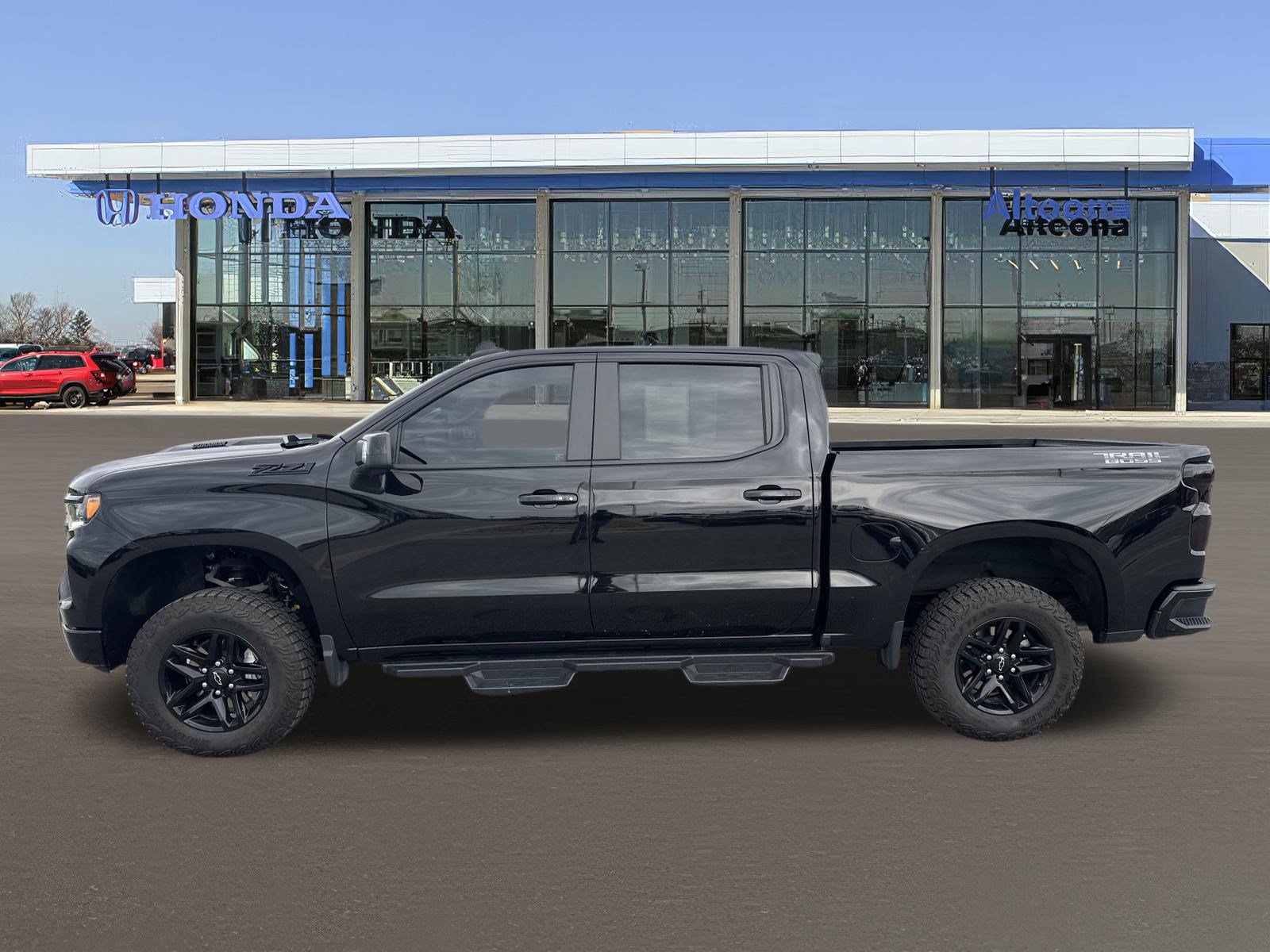 Used 2023 Chevrolet Silverado 1500 LT Trail Boss w/ LT Trail Boss Premium Package AWD/4WD image 2