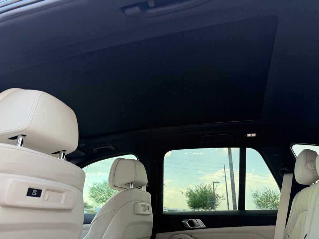 Used 2022 BMW X5 M50i w/ Premium Package AWD/4WD image 19
