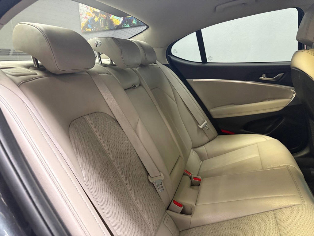 Used 2021 Genesis G70 2.0T AWD/4WD image 43