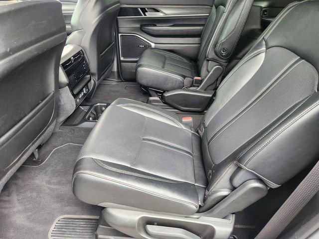 Used 2024 Jeep Wagoneer Series II AWD/4WD image 24