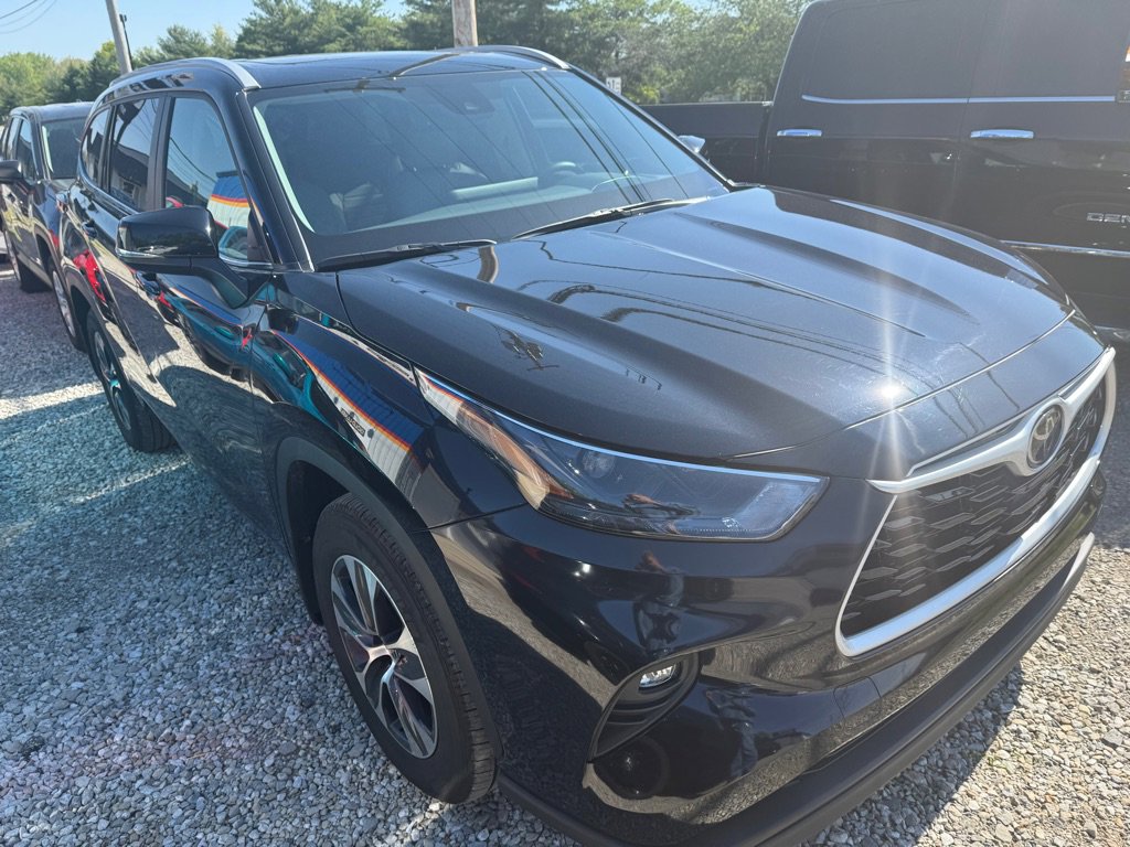 Used 2024 Toyota RAV4 LE image 3