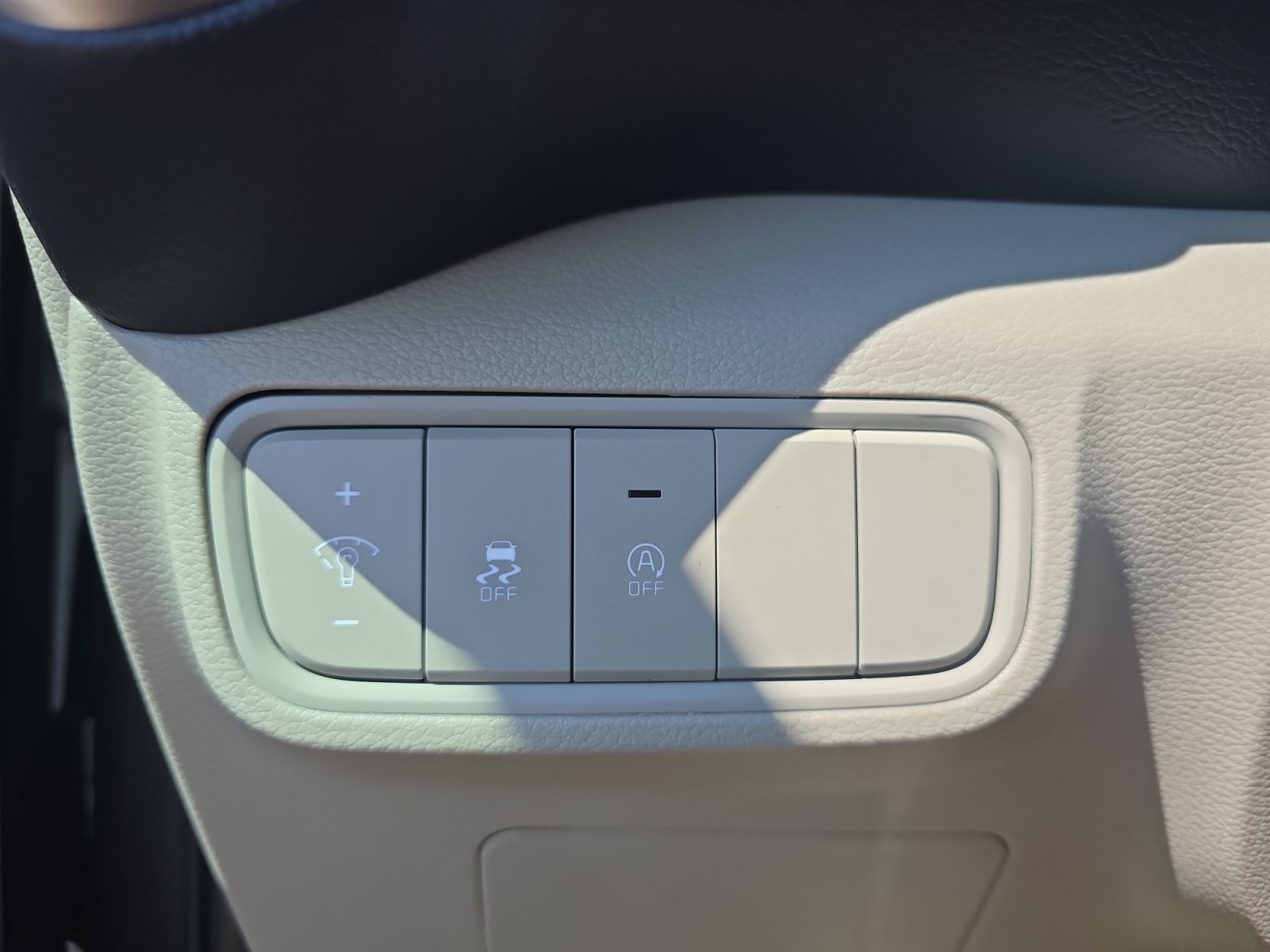Certified 2025 Kia Soul LX w/ LX Technology Package FWD image 25